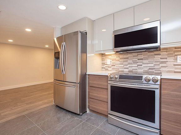 5th image of 75 Liberty Ave