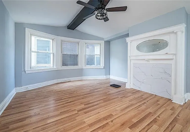 621 Lorenz Ave — Photo 3