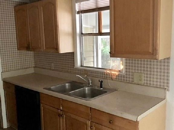 5th image of 8785 NW 40th Cir
