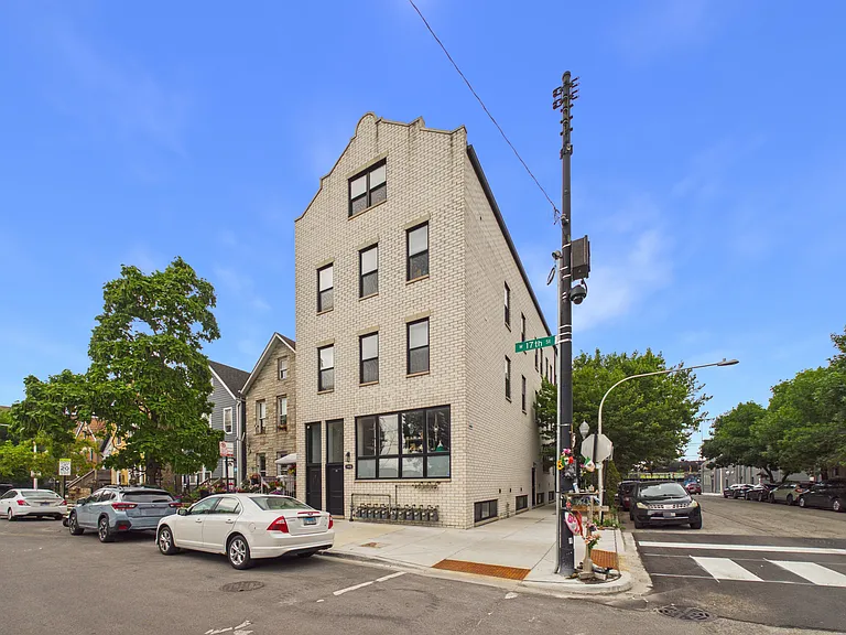 1900 W 17th St #1R — Photo 2