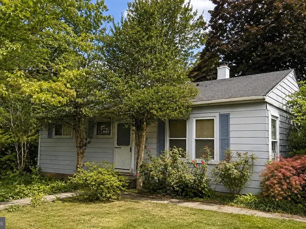 105 Wood Ln, Reading, PA 19606