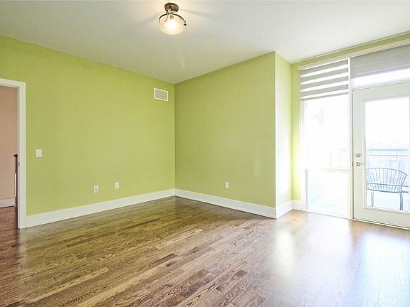 4th image of 35 Thorncrest Dr