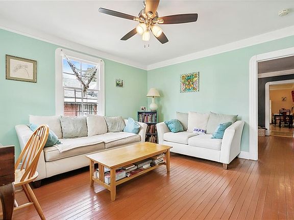 3rd image of 5443-45 Douglas St