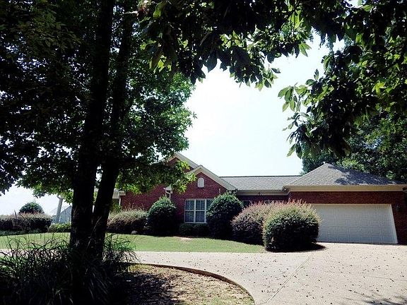 3rd image of 1073 W Lakeshore Dr