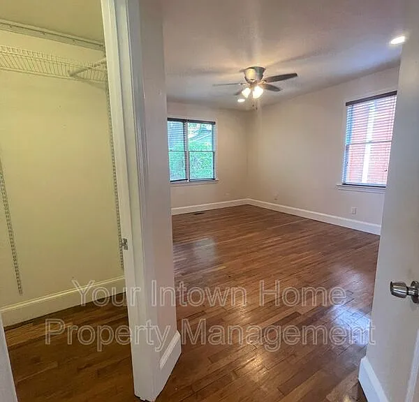 639 Somerset Ter NE — Photo 19