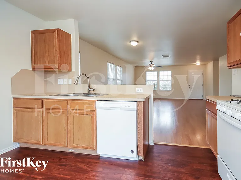 7919 Raven Creek Ln — Photo 7