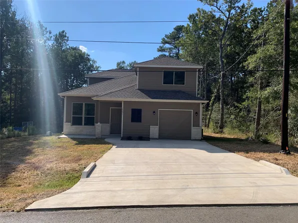 15671 Oak Dr, Montgomery, TX 77356