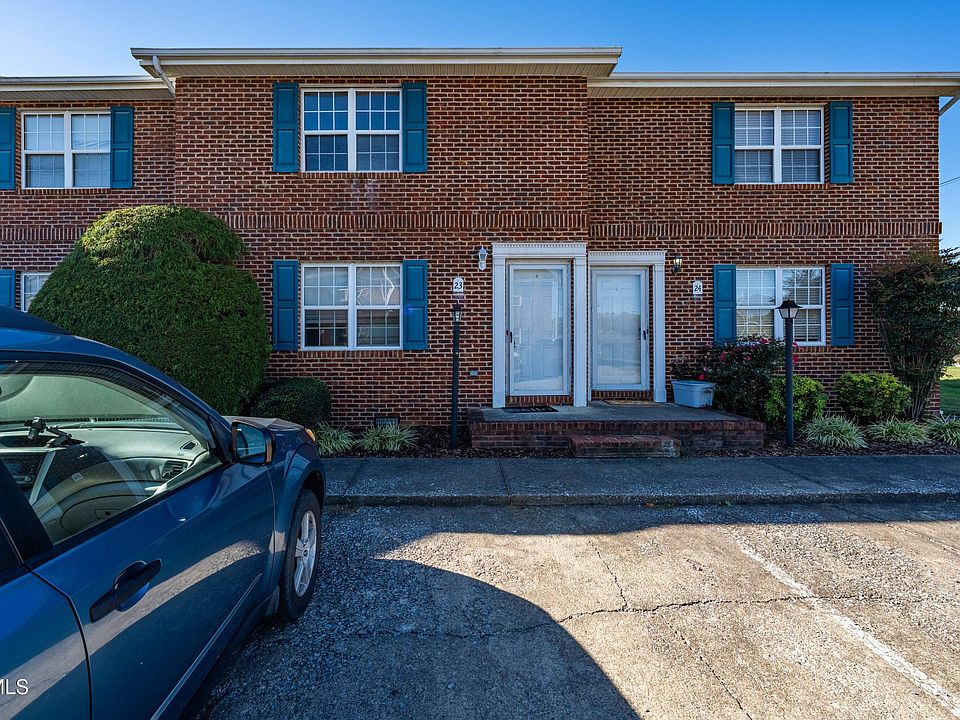 1st image of 23 Lexington Ct #23