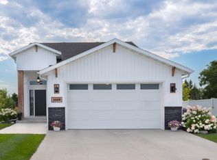 3009 39th Ave S, Moorhead, MN 56560