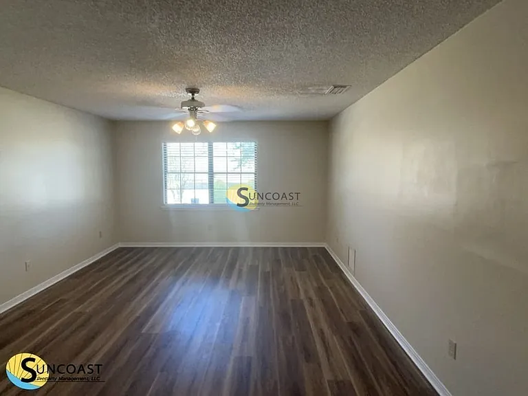 8702 Bandera Cir S — Photo 20