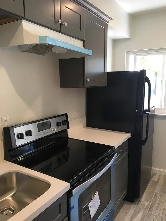 Studio, 450 sqft, $1,800 — Photo 4