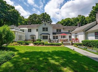 999 Wolver Hollow Rd, Oyster Bay, NY 11771