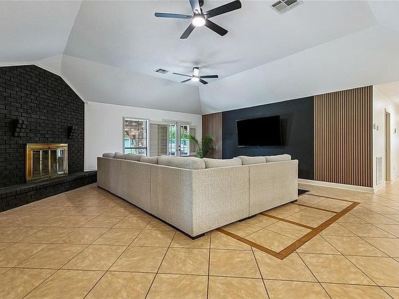 5th image of 25 Manor Ln