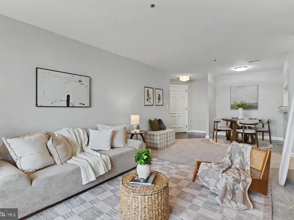 100 Harborview Dr Unit 705, Baltimore, MD 21230