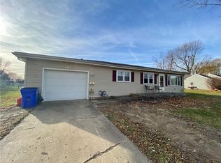 265 N Country Club Rd, Decatur, IL 62521