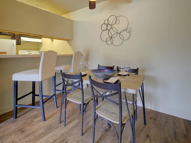Stadium Apartments — Photo 5