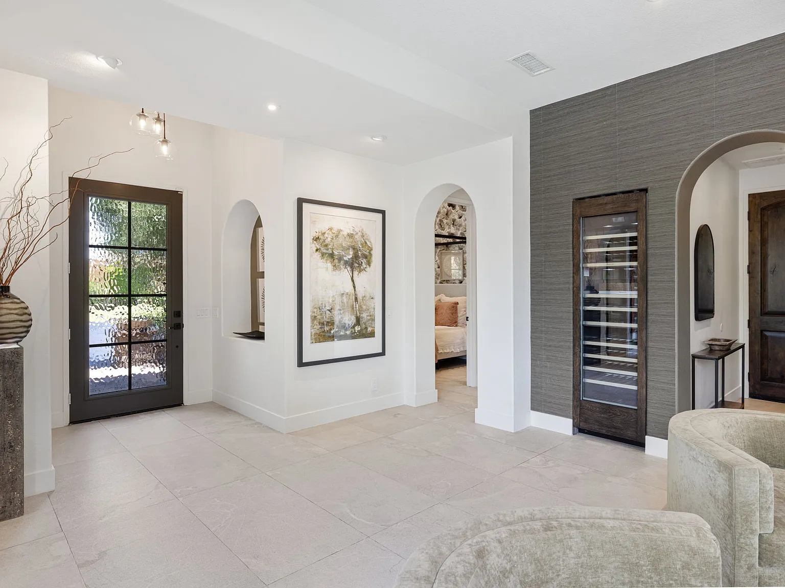 3 bed, 2700 sqft, $8,500 — Photo 3