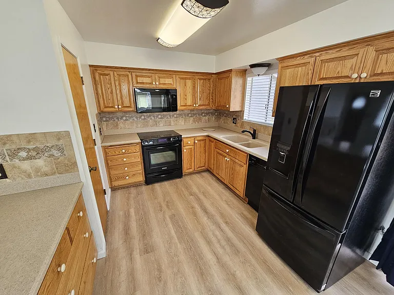 1348 Prescott Dr — Photo 9