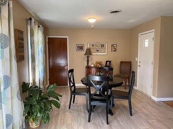 3rd image of 219 Miramar Dr