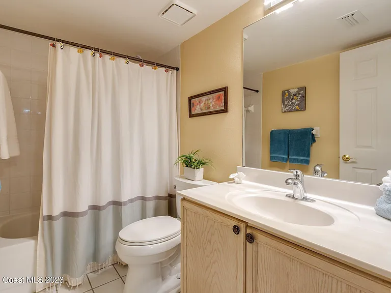 555 Harrison Ave #402 — Photo 20