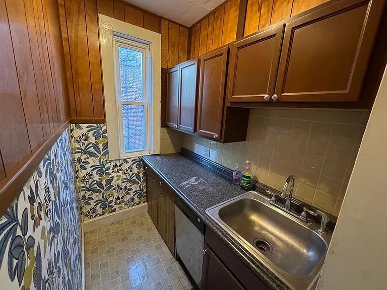 305 Highland Ave #2 — Photo 8