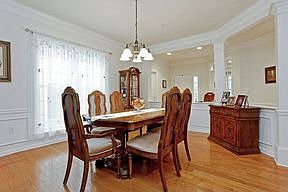 3rd image of 20 Langdon Grv