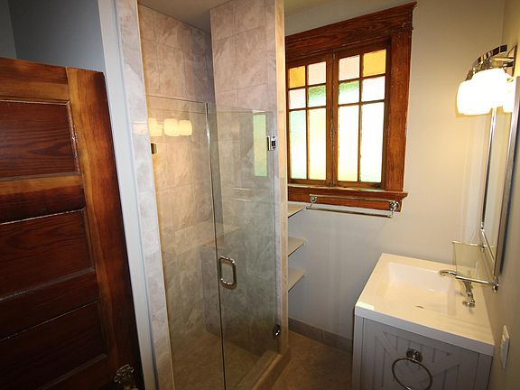 2nd image of 11 Fontainebleau Dr #F