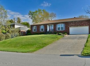 8915 Collingwood Rd, Jeffersontown, KY 40299