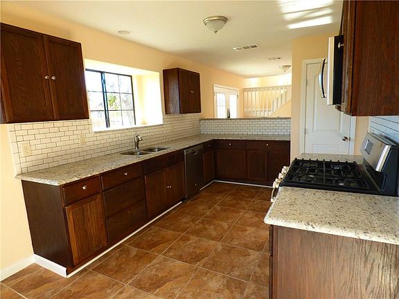 5th image of 6110 Westlake Ct