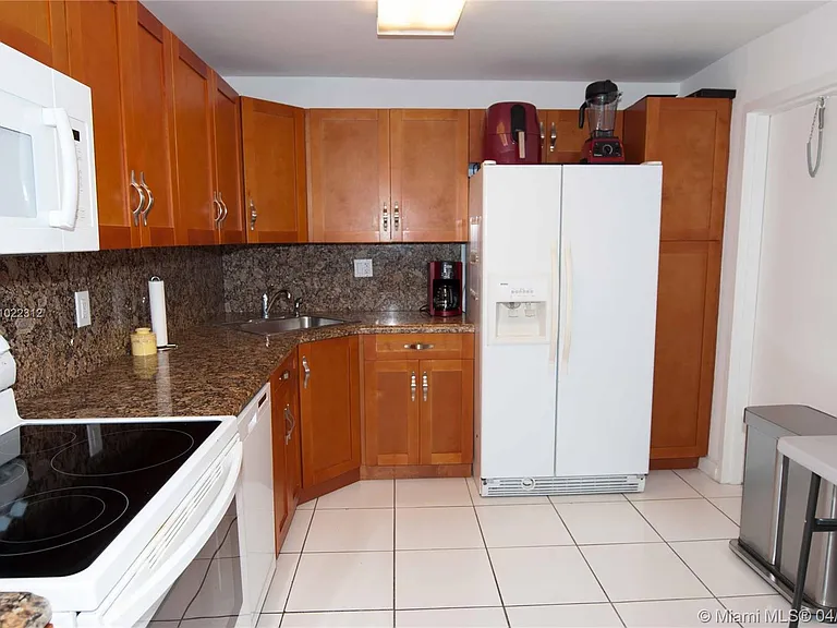 210 Seaview Dr #405 — Photo 4