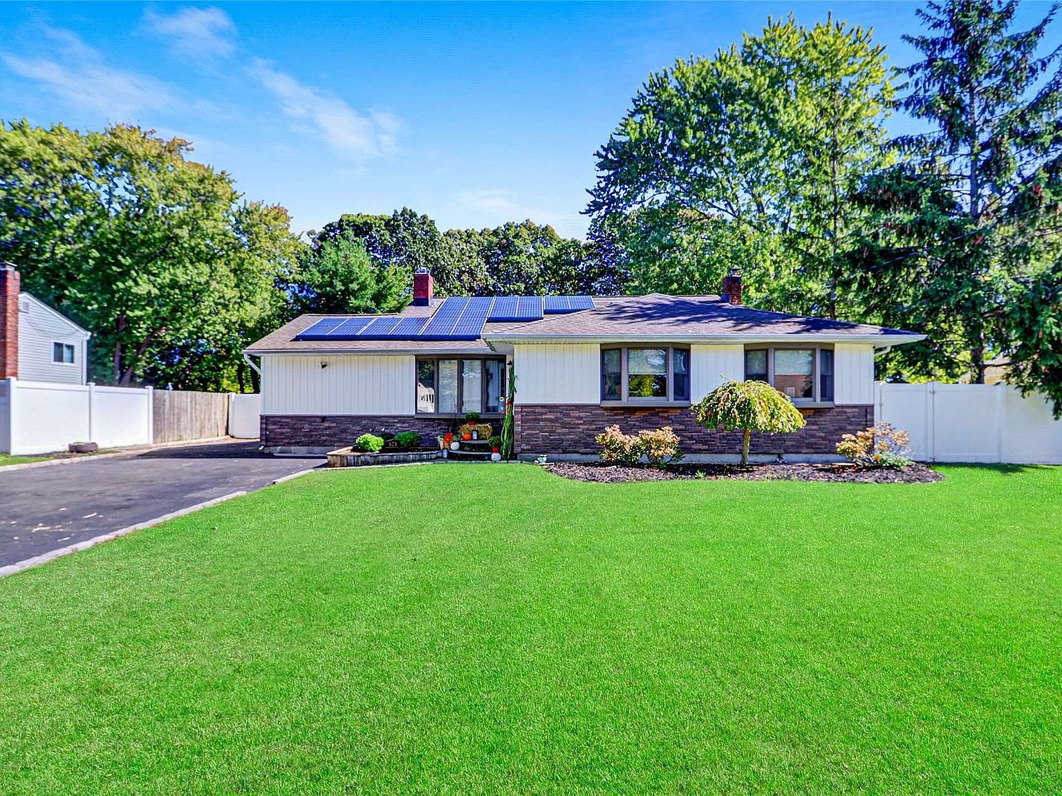 979 Gardiner Drive, Bay Shore, NY 11706 Zillow