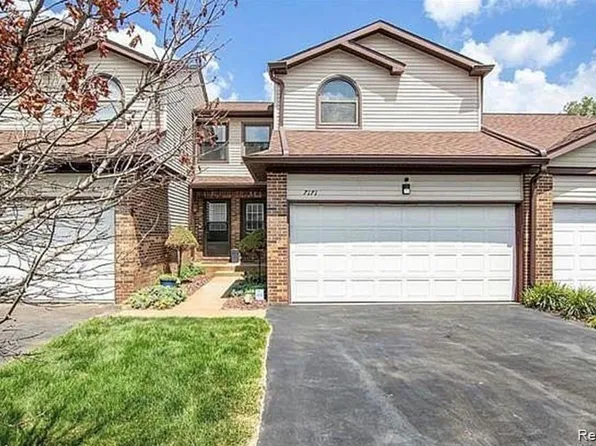 7171 Bluewater Dr, Clarkston, MI 48348