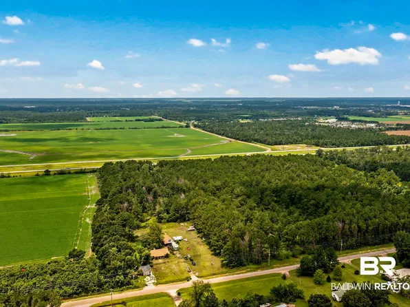 7767 Roscoe Rd, Gulf Shores, AL 36542