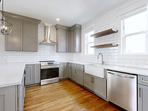 5th image of 530 Edwin St Unit 12