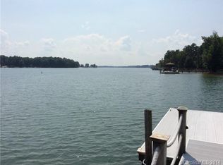 206 Queens Cove Rd, Mooresville, NC 28117