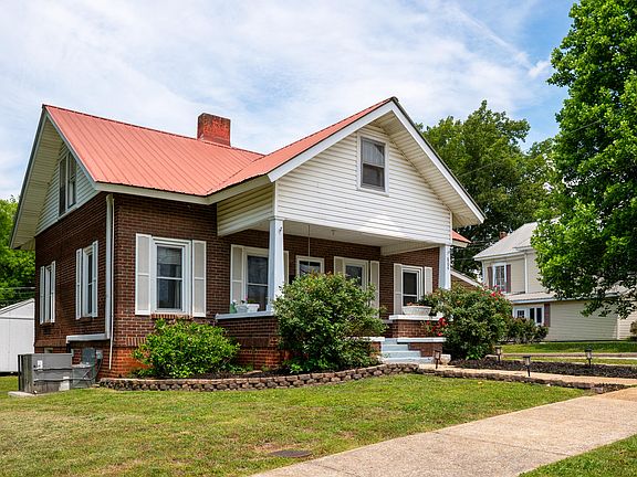 3rd image of 804 Elm Ave