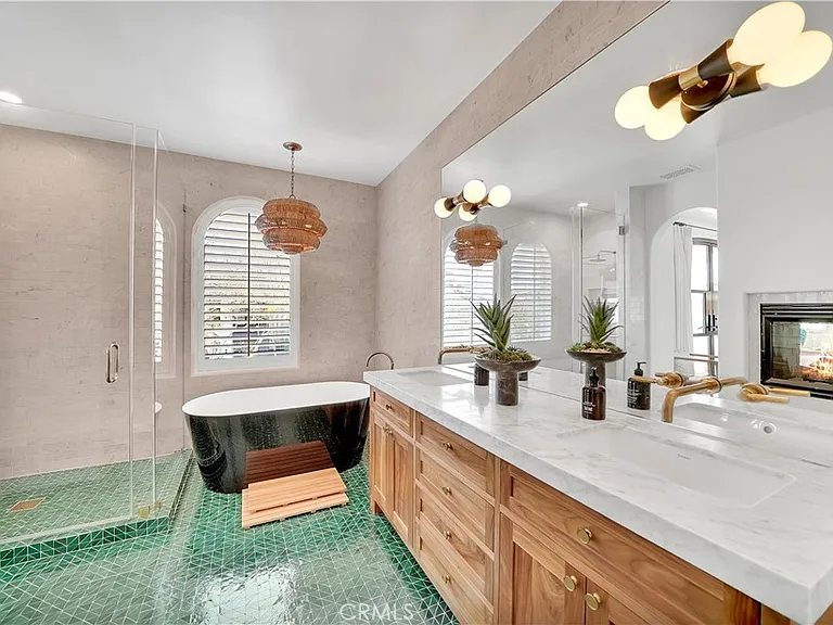 412 Acacia Ave — Photo 24