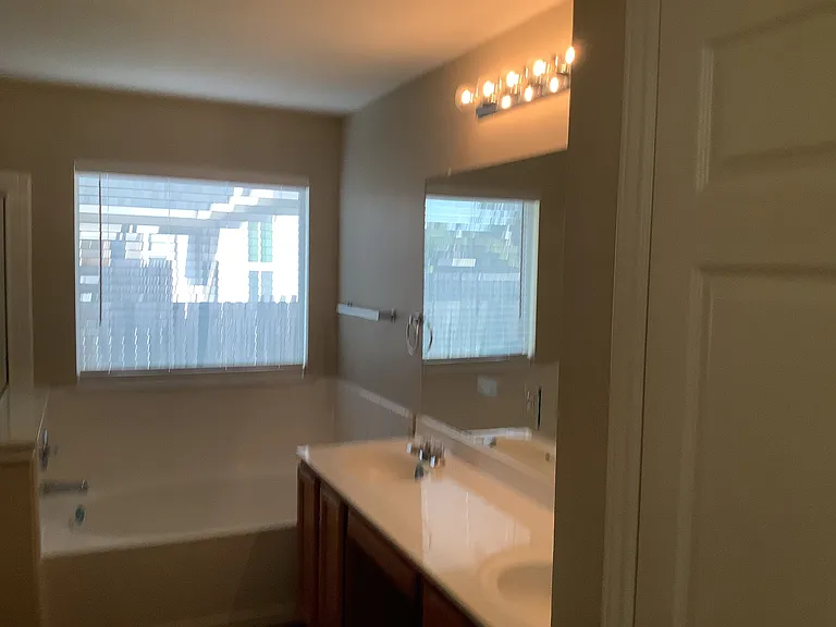 101 Hanstrom Dr — Photo 12