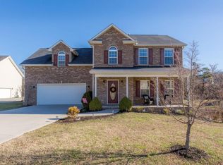 8220 Woodpath Ln, Powell, TN 37849