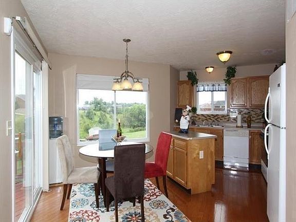 4th image of 6324 Castle Oak Dr