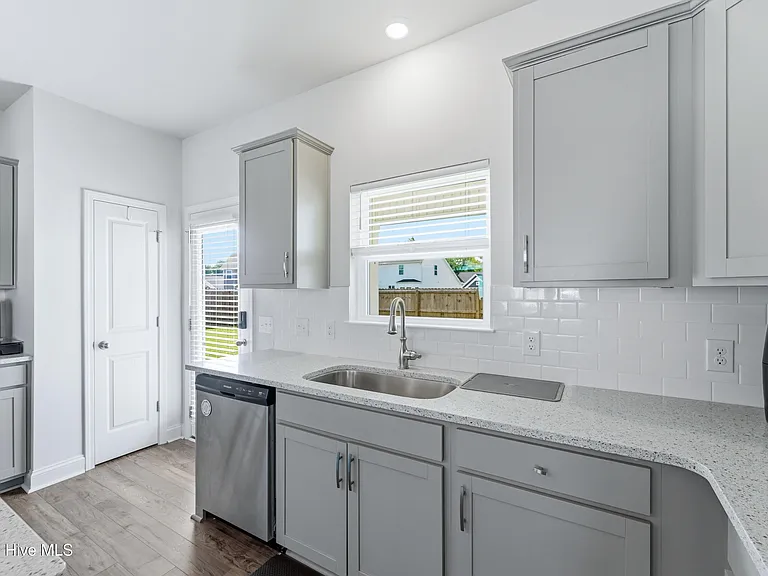 104 Harvest Bluff Ln — Photo 9