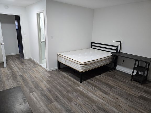 2nd image of 9220 Saint Andrews Pl