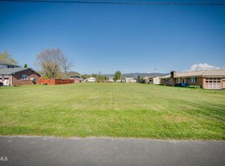 143 Green Valley Ln, Elizabethton, TN 37643