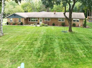 16205 Choctaw Trl, Brookfield, WI 53005