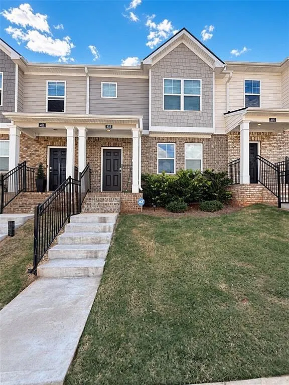 3 bed, 2.5 bath, 2196 sqft, $2,550 — Photo 1