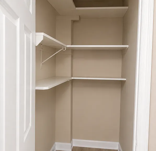 4098 Camelot Ct — Photo 3