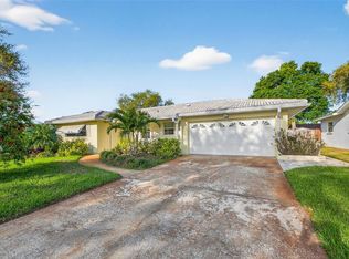 1290 Edenville Ave, Clearwater, FL 33764