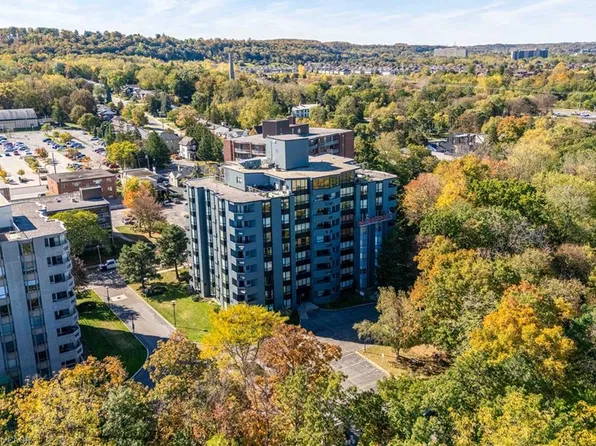 606 Village Grn #6, Hamilton, ON L8G 5B7