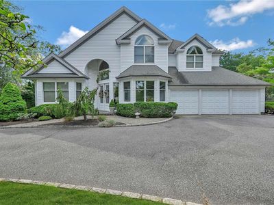 16 Deer Run, East Islip, NY, 11730