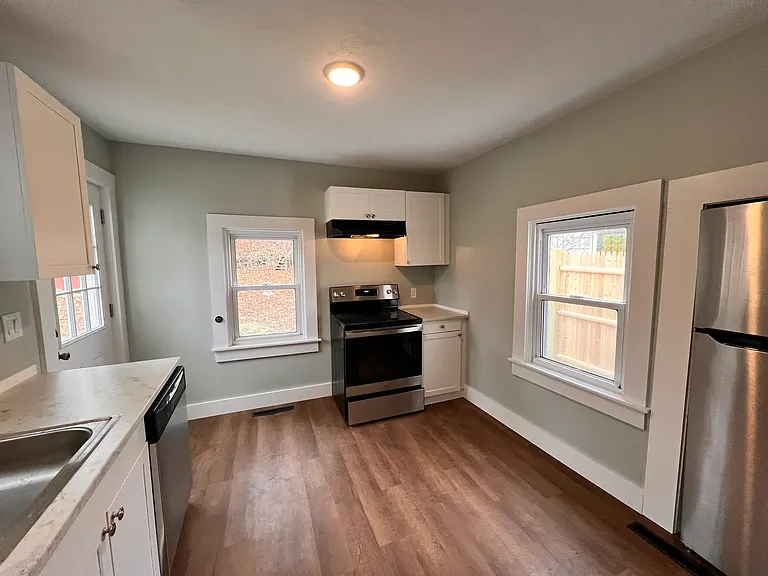 400 Court St #1 — Photo 6